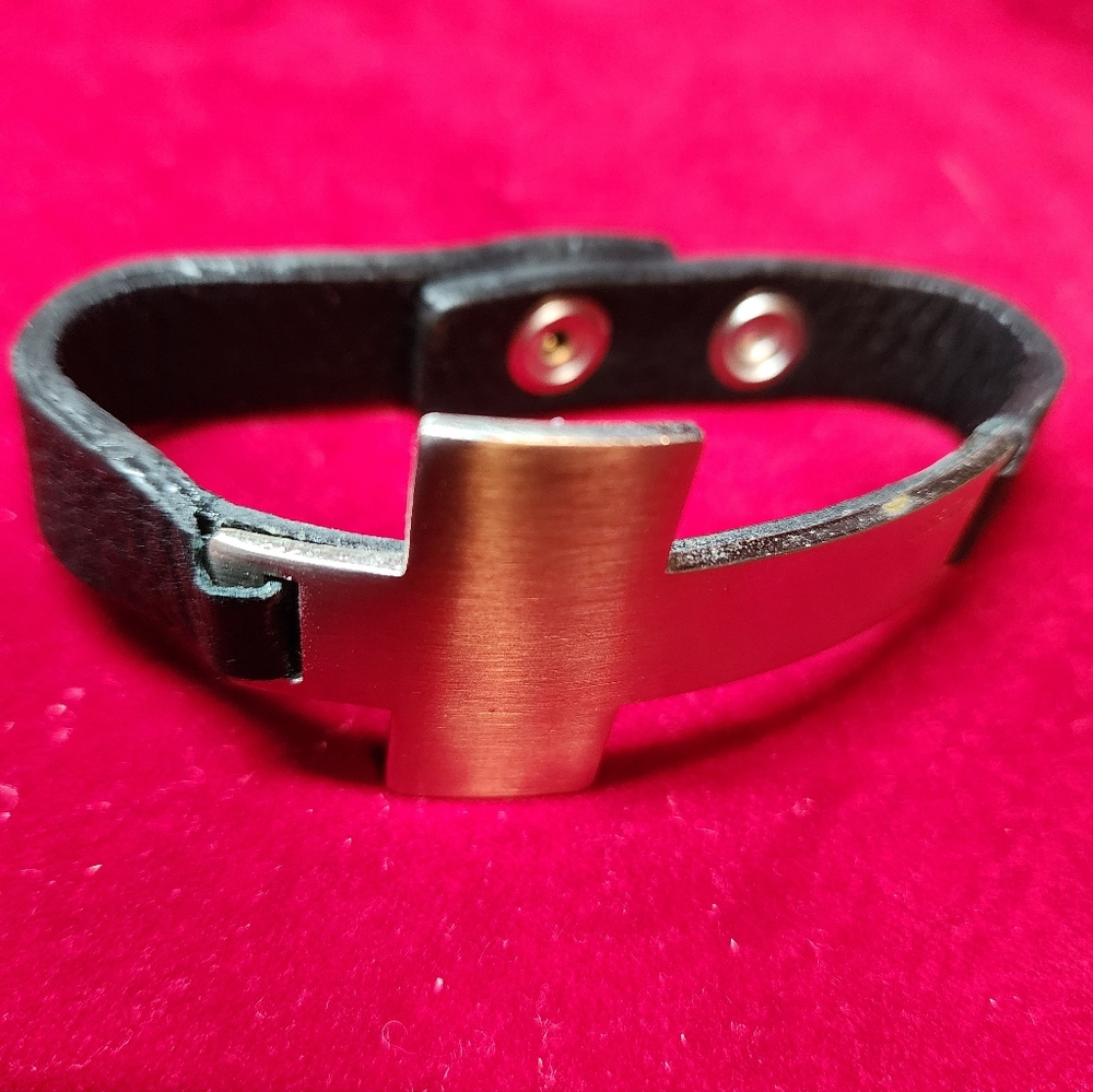 GUESS Mens Black Leather Cross Bracelet: Stainless Steel Religious Jewelry
